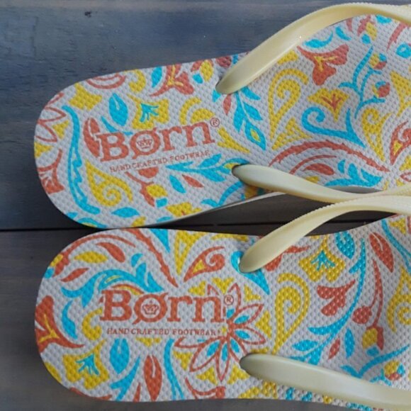 Born Floral Pattern Rubber Flip Flop Size 9 - Picture 3 of 6